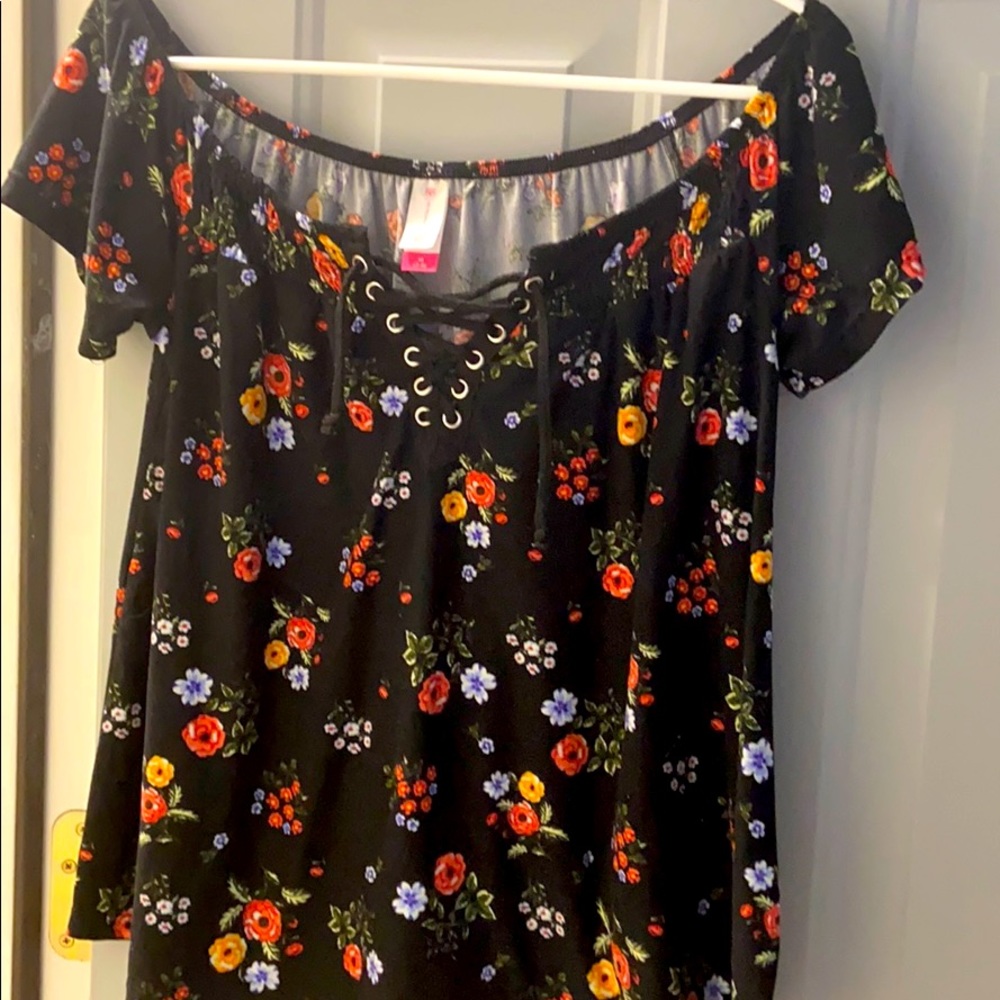 Black floral pattern tunic